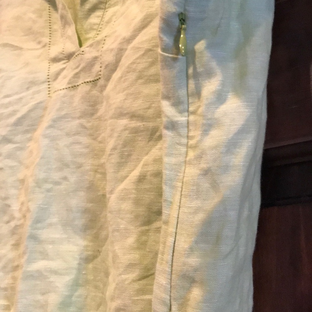 Like New! ๐ - Picture 2 of 4